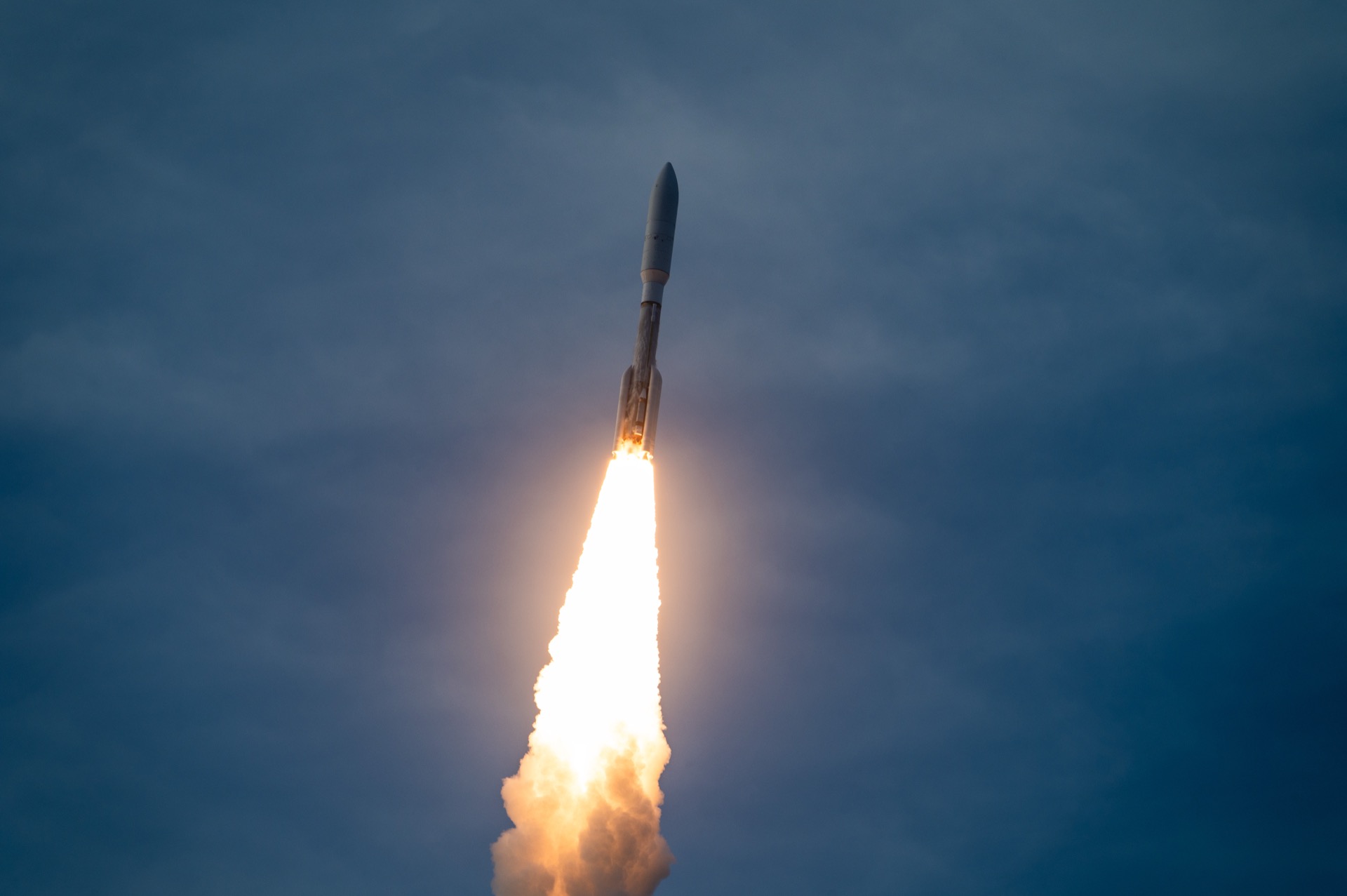 An Atlas V rocket lifts off with Amazon Leo (formerly Project Kuiper) satellites, part of the constellation now being expanded through the Globalstar acquisition